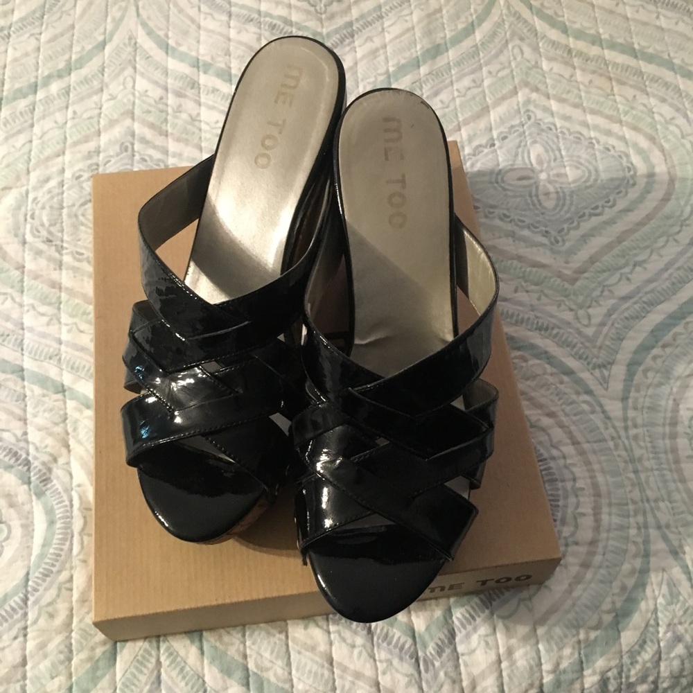 Size 10 black patent me too jafar wedge sandals